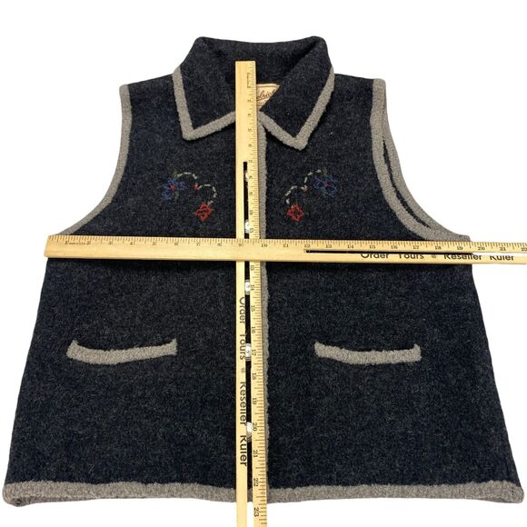 Woolrich Wool Vest Womens M Gray Grandma Embroidered Gorpcore Button Front - Picture 3 of 12